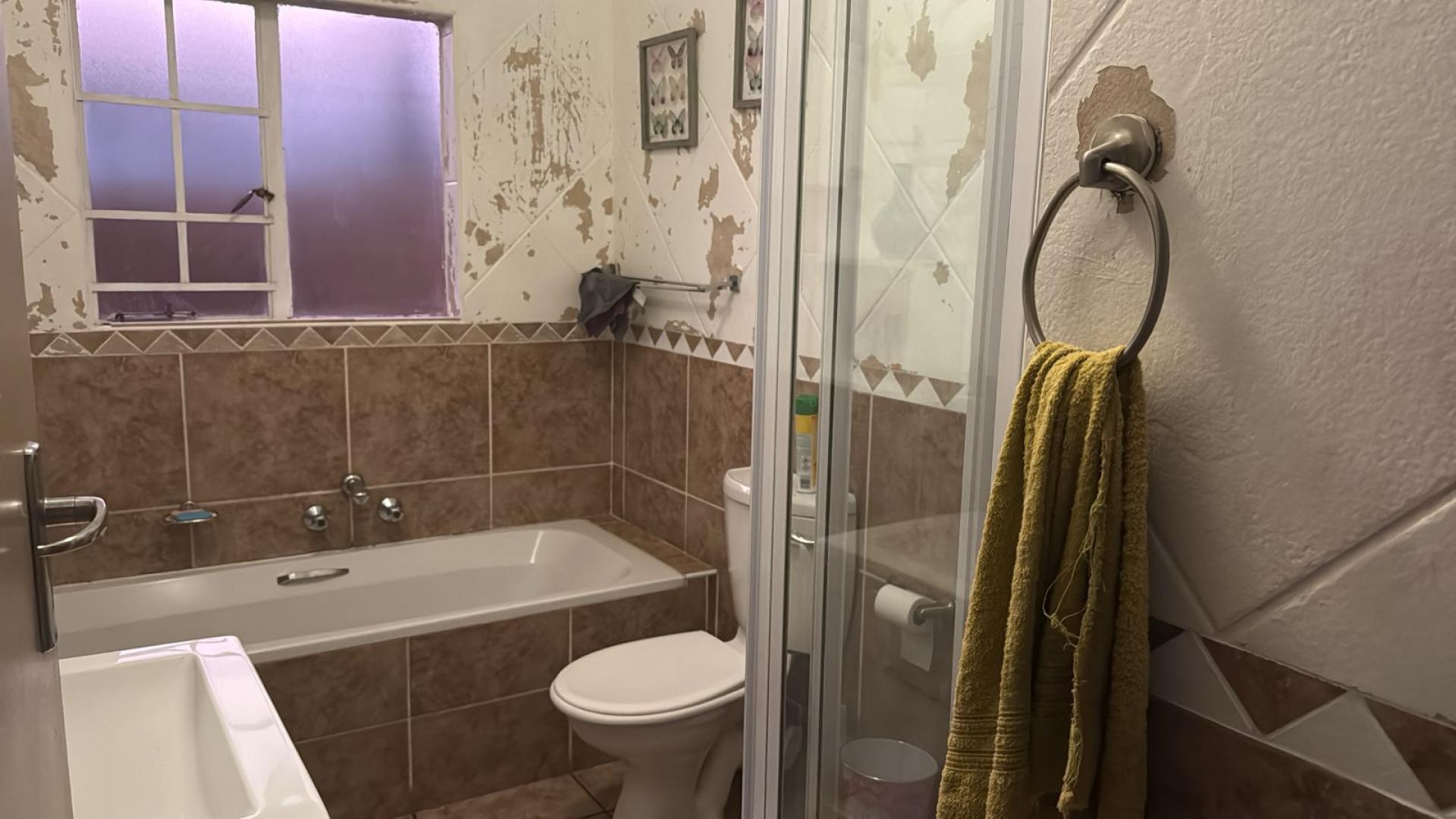 Bathroom 1 of property in Thatchfield