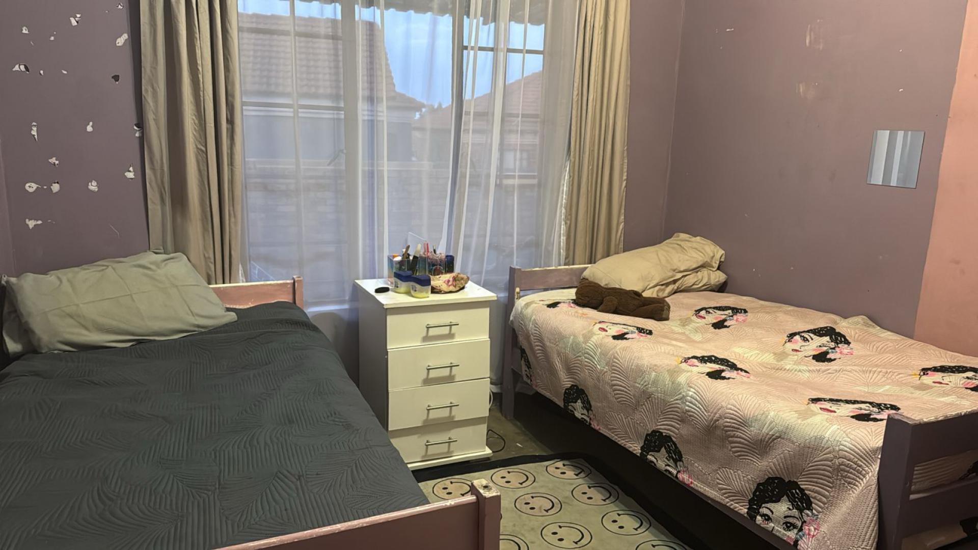 Bed Room 1 of property in Thatchfield