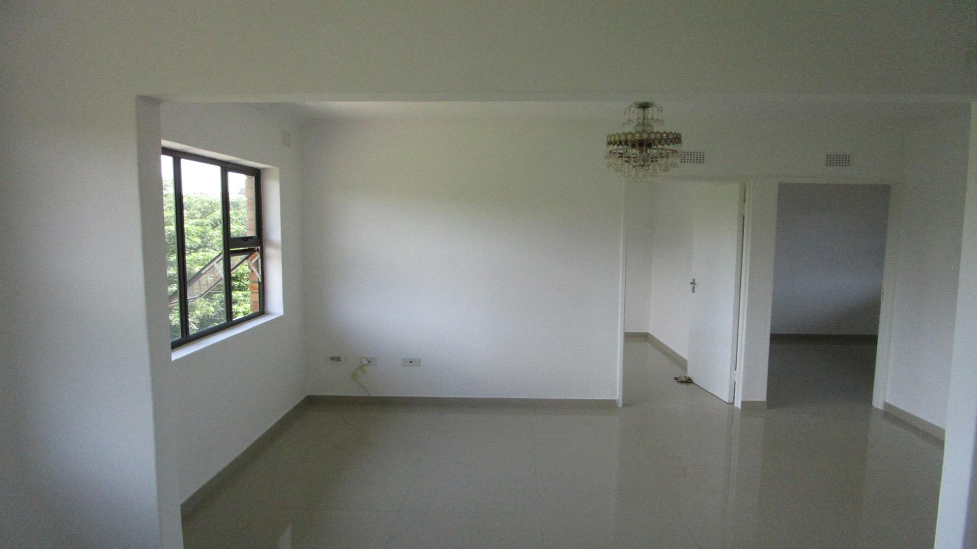 Lounges - 10 square meters of property in Tongaat