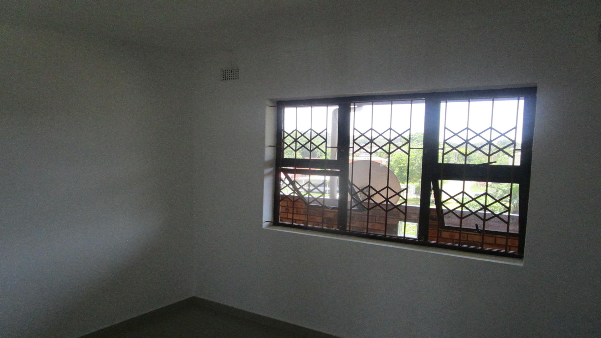 Bed Room 2 - 10 square meters of property in Tongaat