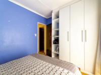 Bed Room 2 - 14 square meters of property in Krugersdorp