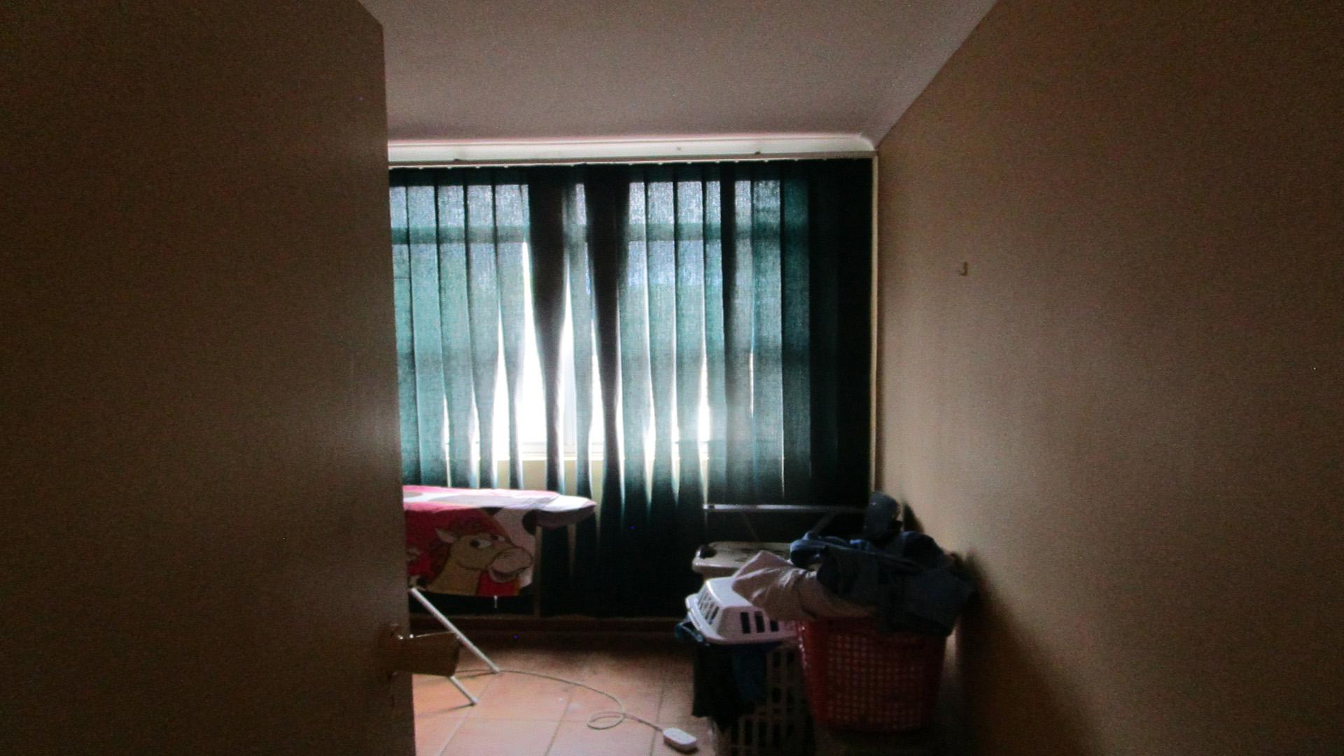 Bed Room 2 - 11 square meters of property in Cato Manor 