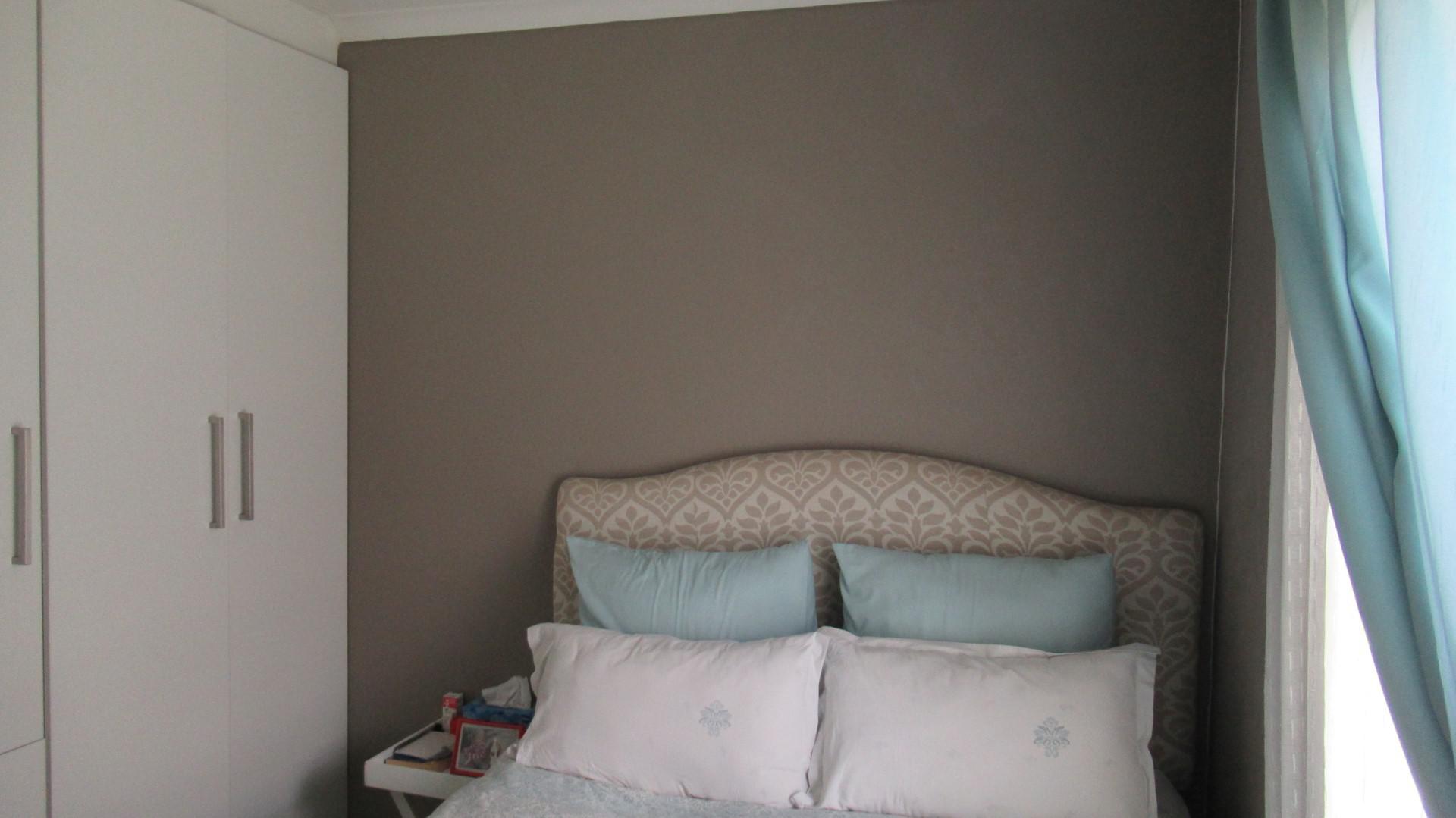 Main Bedroom - 13 square meters of property in Salfin