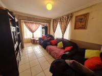 Lounges - 13 square meters of property in Chiawelo