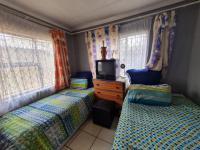 Bed Room 1 - 10 square meters of property in Chiawelo