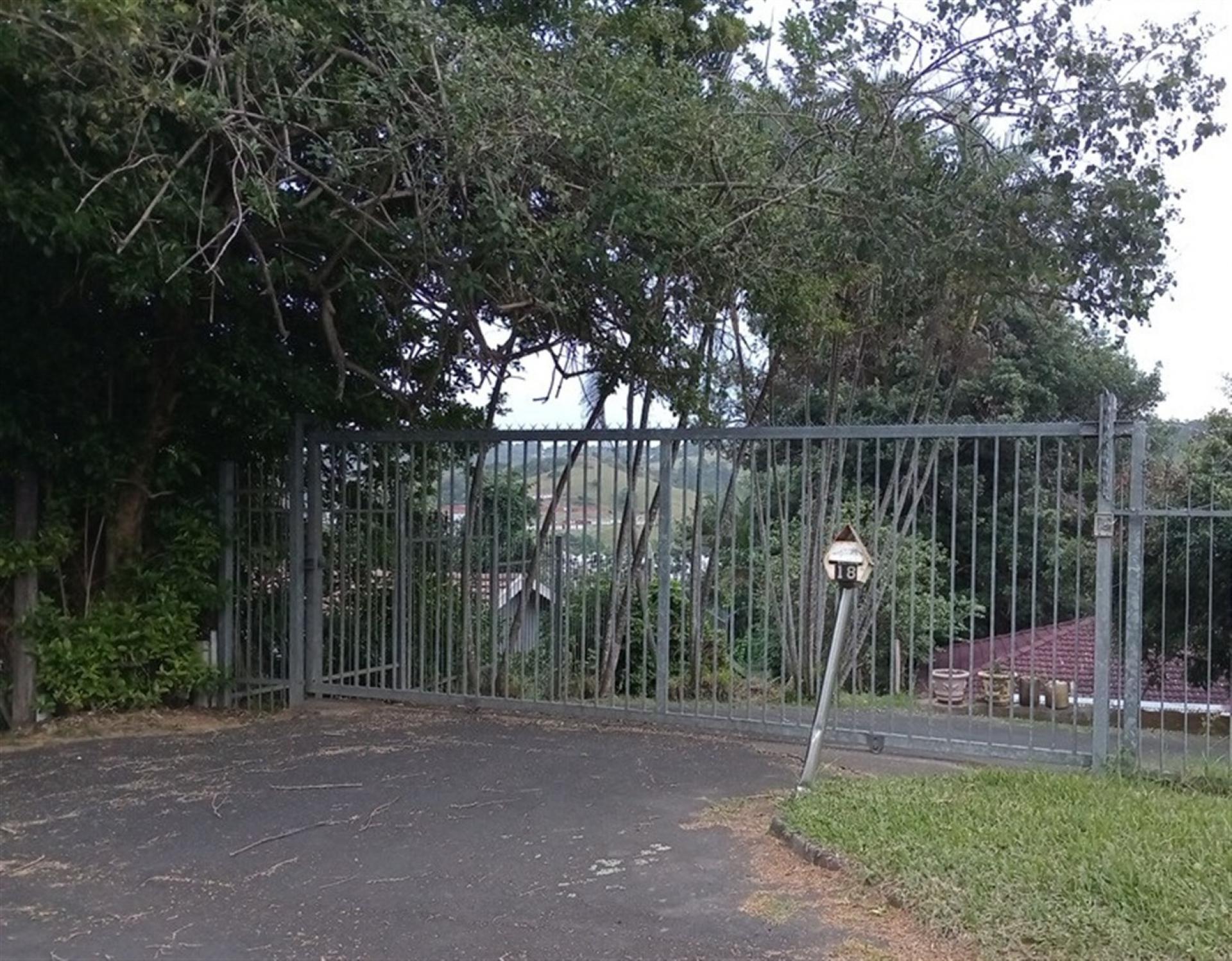 Front View of property in Pinetown 