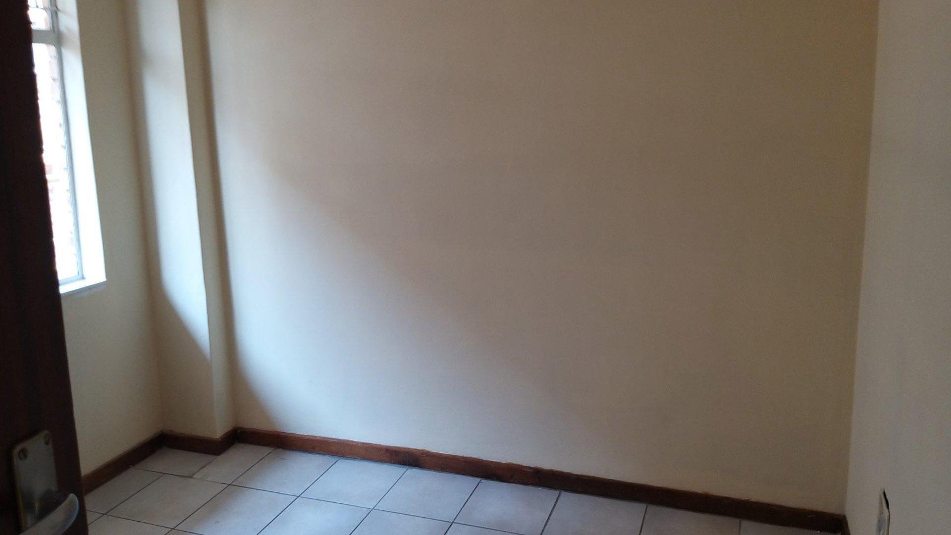 Bed Room 1 - 13 square meters of property in Silverton