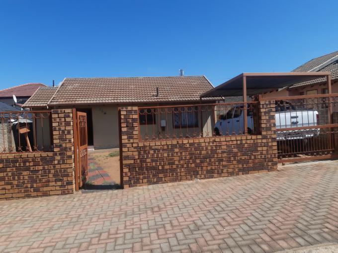 House for Sale For Sale in Kagiso - MR491032