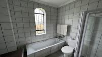 Bathroom 1 of property in Machadodorp