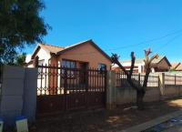 Front View of property in Lotus Gardens
