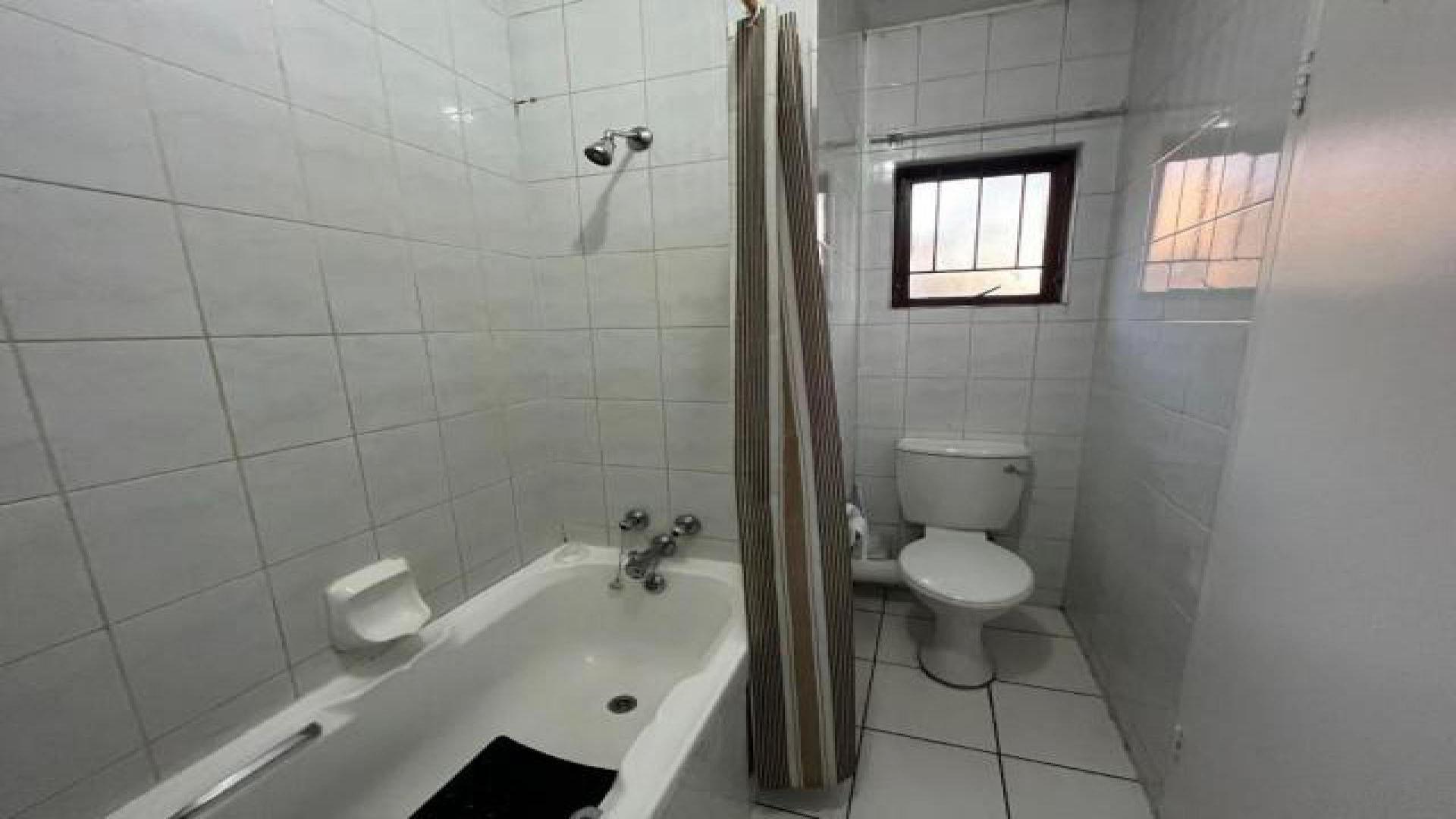 Main Bathroom - 6 square meters of property in Morningside