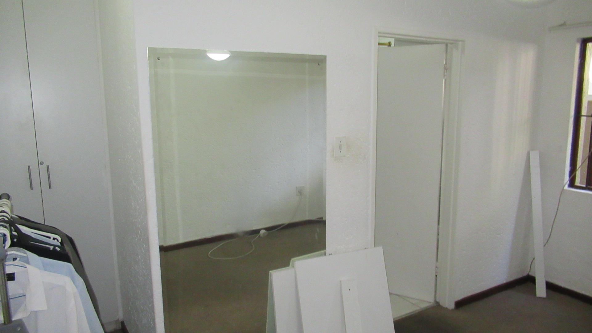 Main Bedroom - 17 square meters of property in Morningside