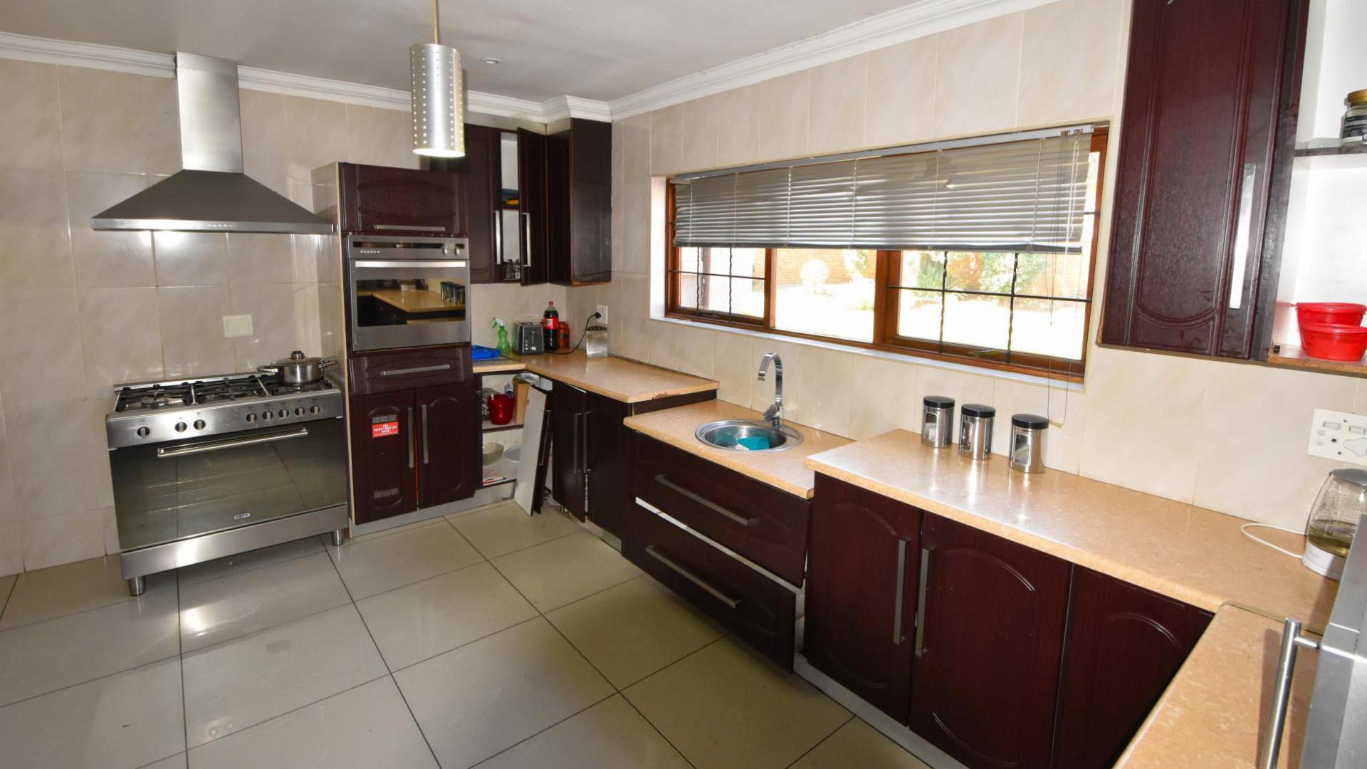 Kitchen of property in Elspark