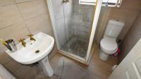 Bathroom 1 of property in Elspark