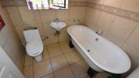 Bathroom 2 of property in Elspark