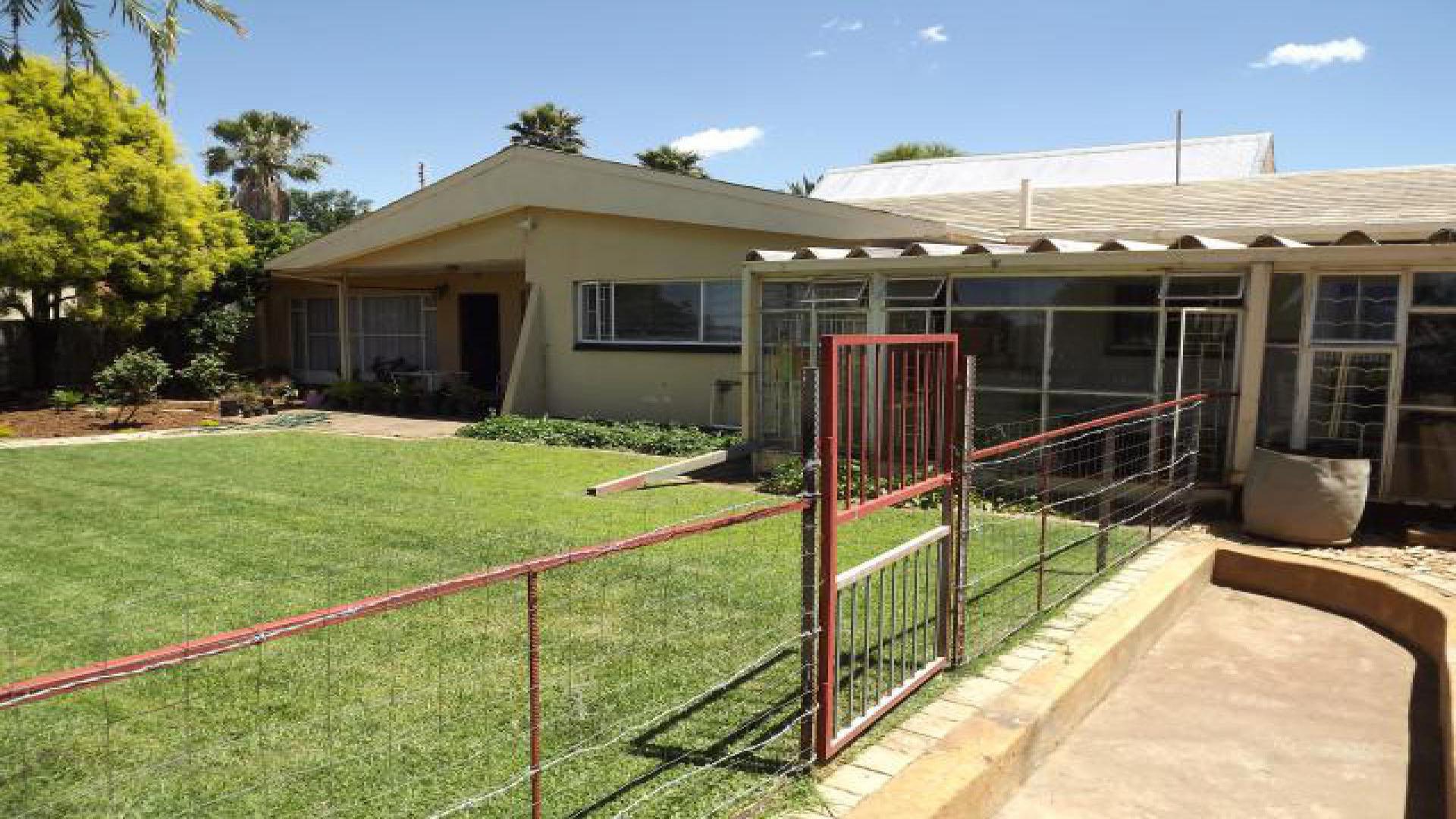 Front View of property in Meiringspark