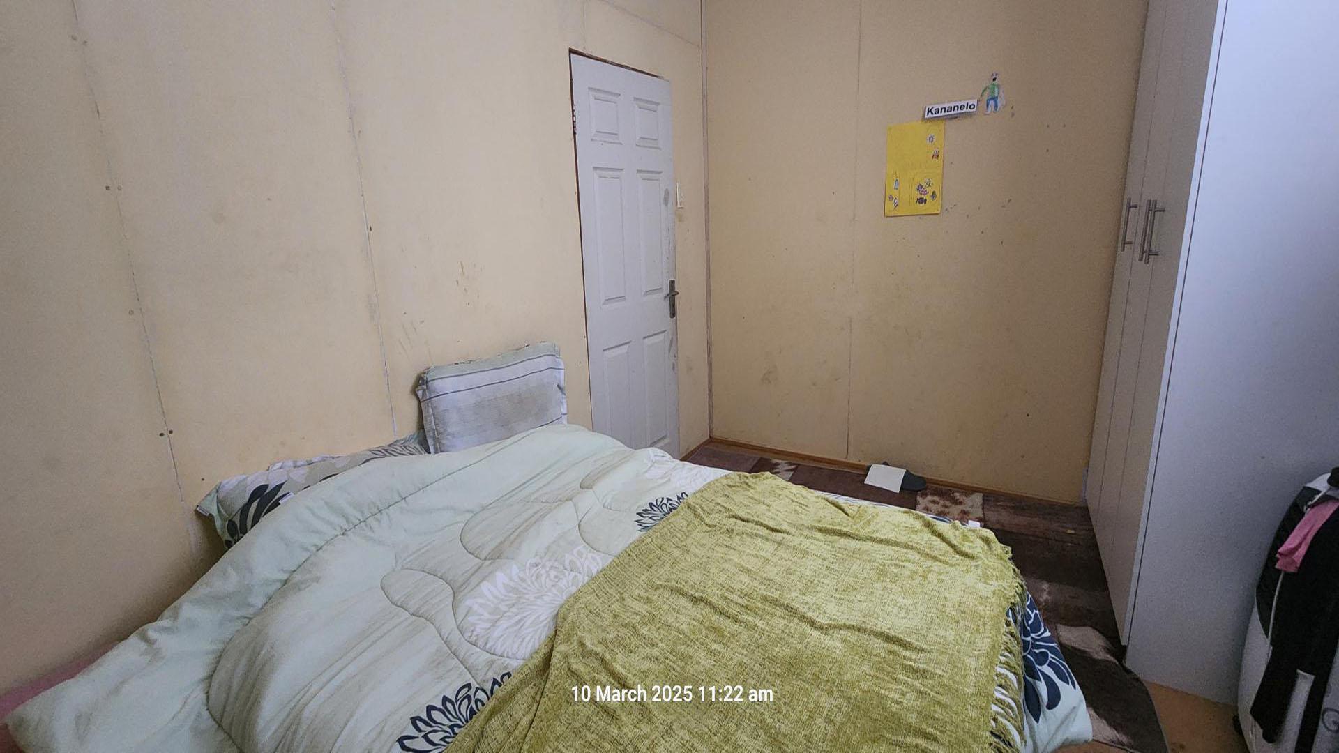 Bed Room 5+ of property in Meiringspark