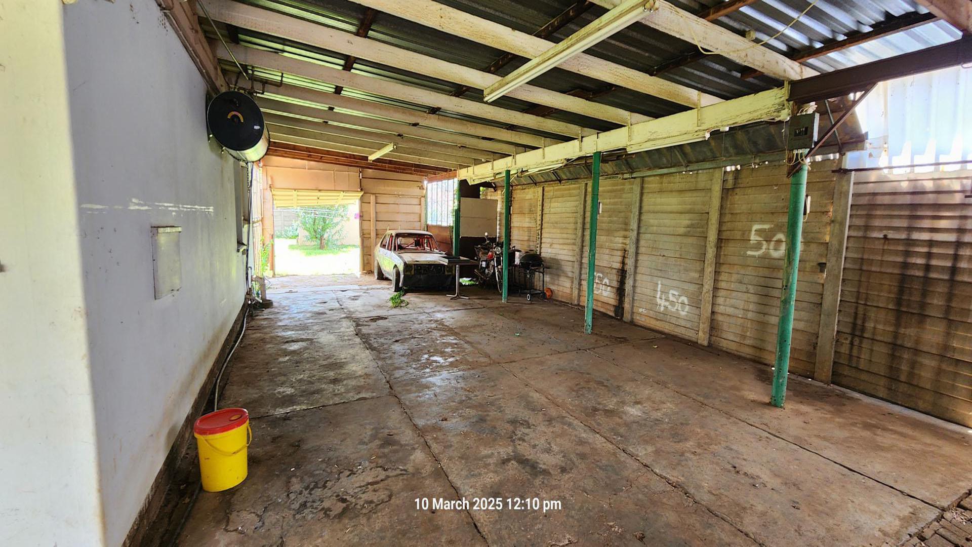 Spaces of property in Meiringspark