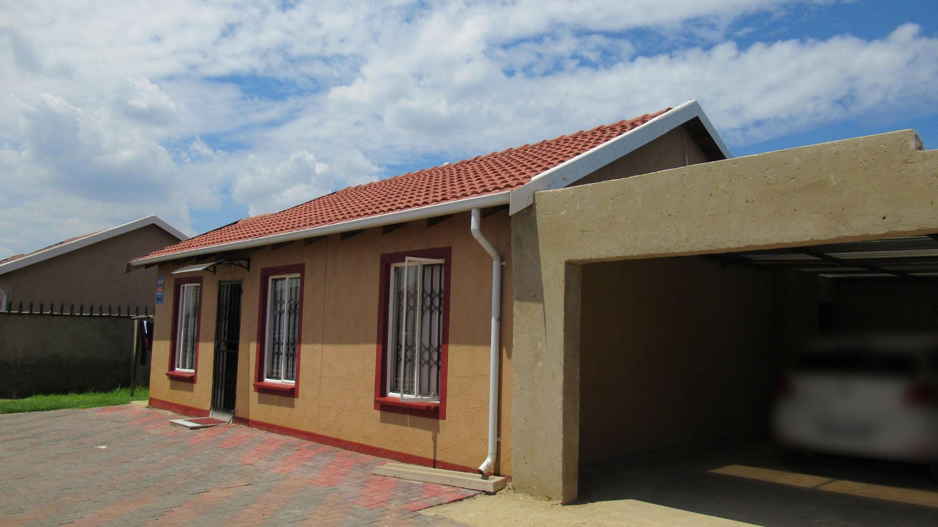 Front View of property in Windmill Park