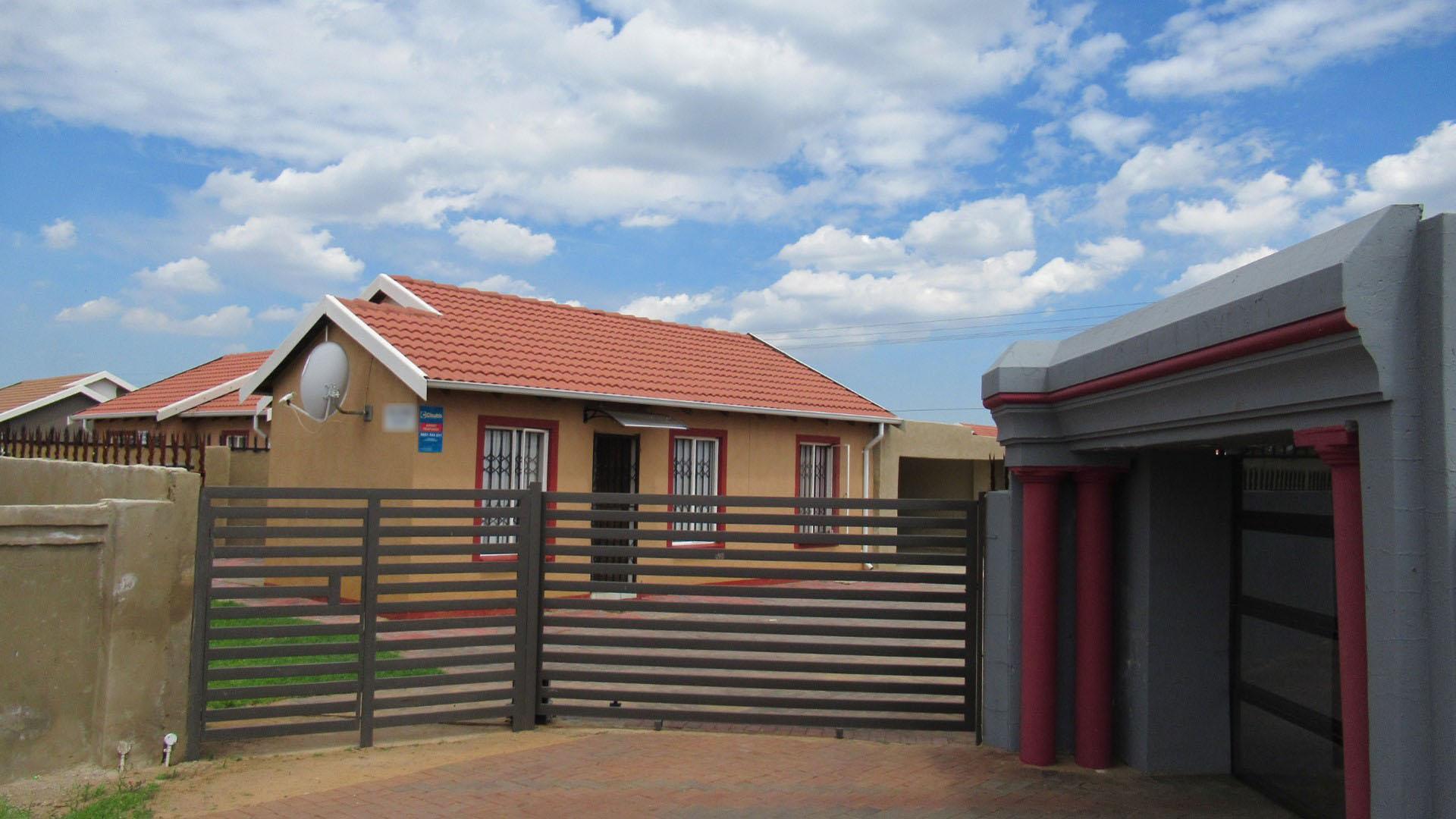 Front View of property in Windmill Park