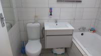 Bathroom 1 - 4 square meters of property in Windmill Park