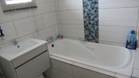 Bathroom 1 - 4 square meters of property in Windmill Park