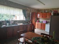 Kitchen of property in Golf Park