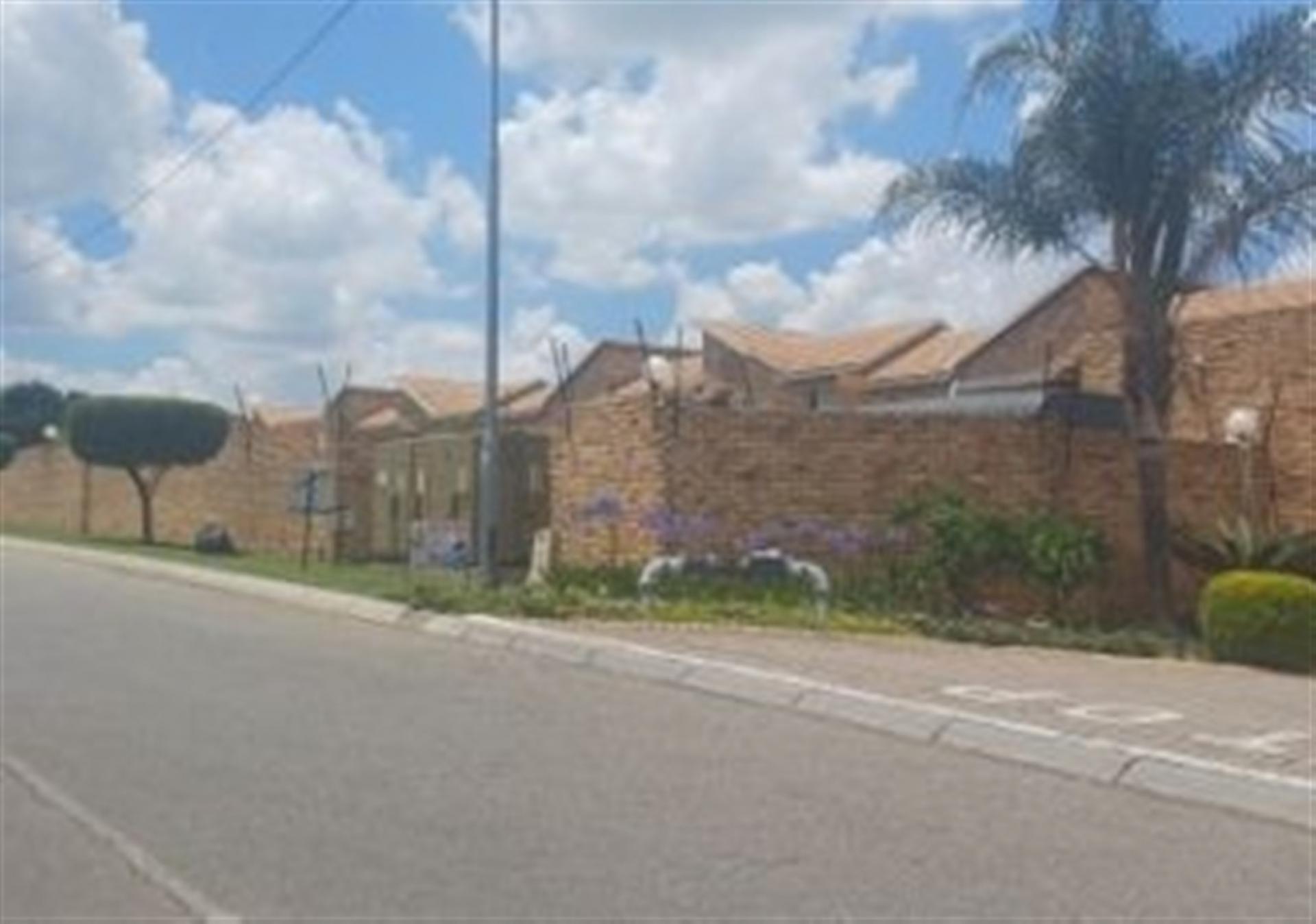 Front View of property in Honey Park