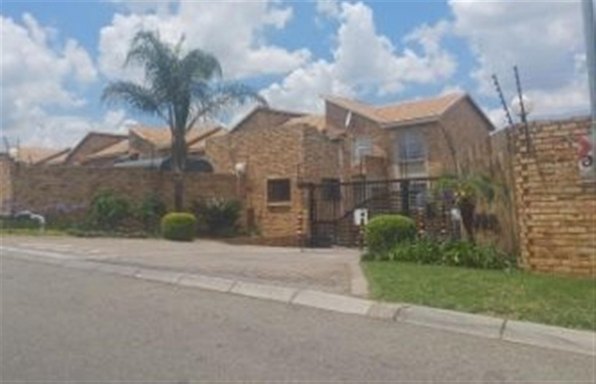 Front View of property in Honey Park