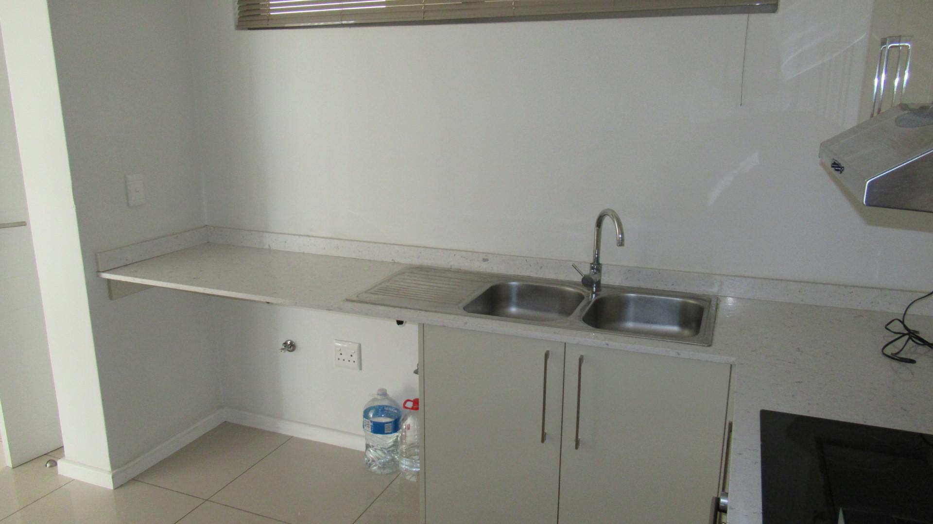 Kitchen - 9 square meters of property in Bedfordview