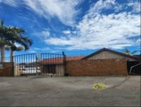 Front View of property in Bluff