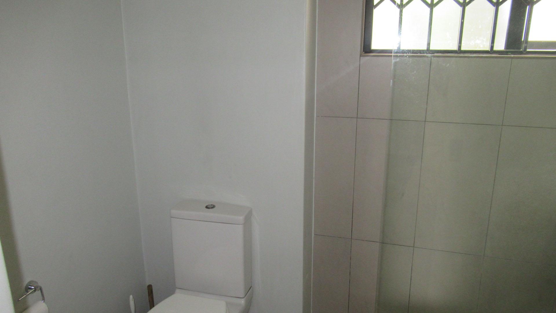 Main Bathroom - 6 square meters of property in North Riding A.H.