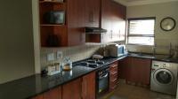 Kitchen - 13 square meters of property in Ravenswood