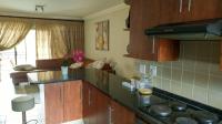 Kitchen - 13 square meters of property in Ravenswood