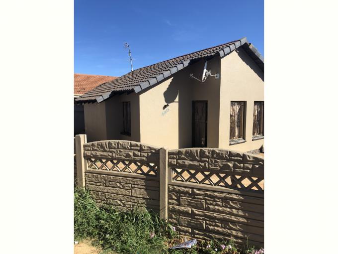 2 Bedroom House for Sale For Sale in Chiawelo - MR492811