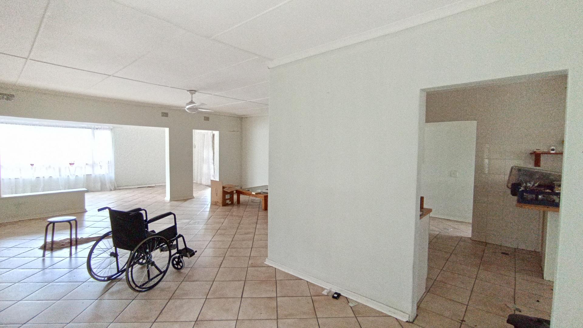 Dining Room - 11 square meters of property in Scottburgh South