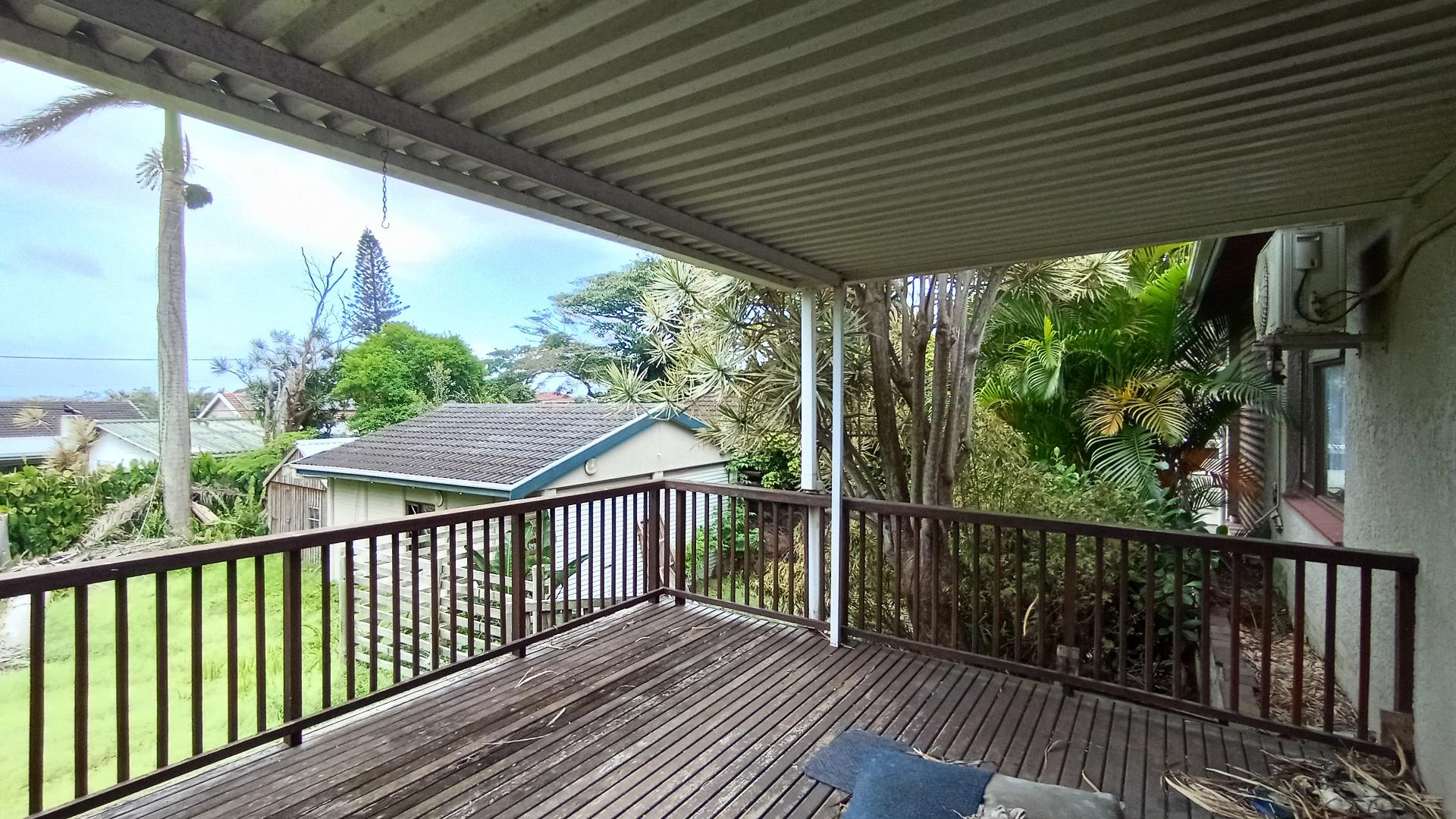 Patio - 54 square meters of property in Scottburgh South