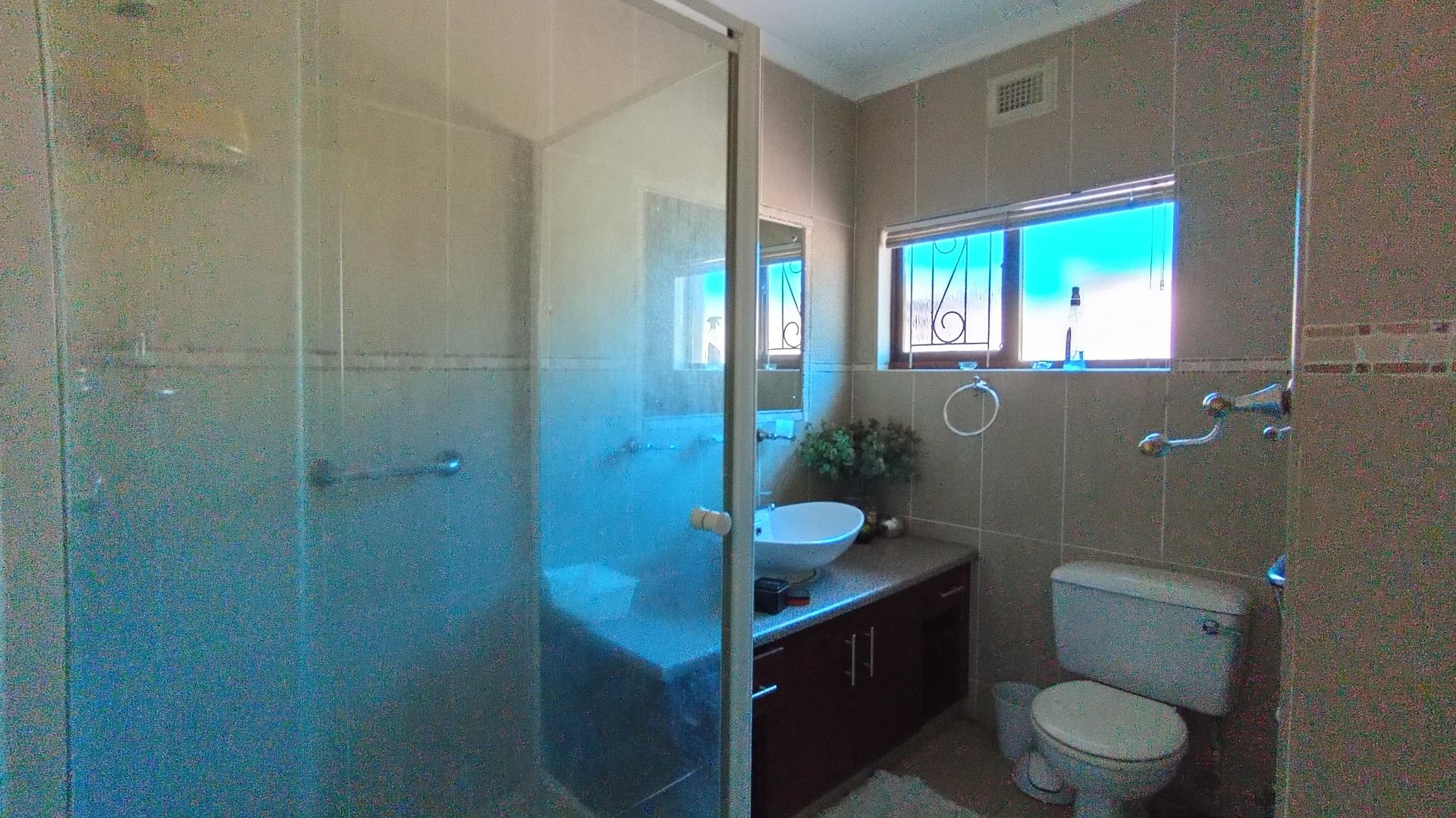 Bathroom 1 - 7 square meters of property in Scottburgh South