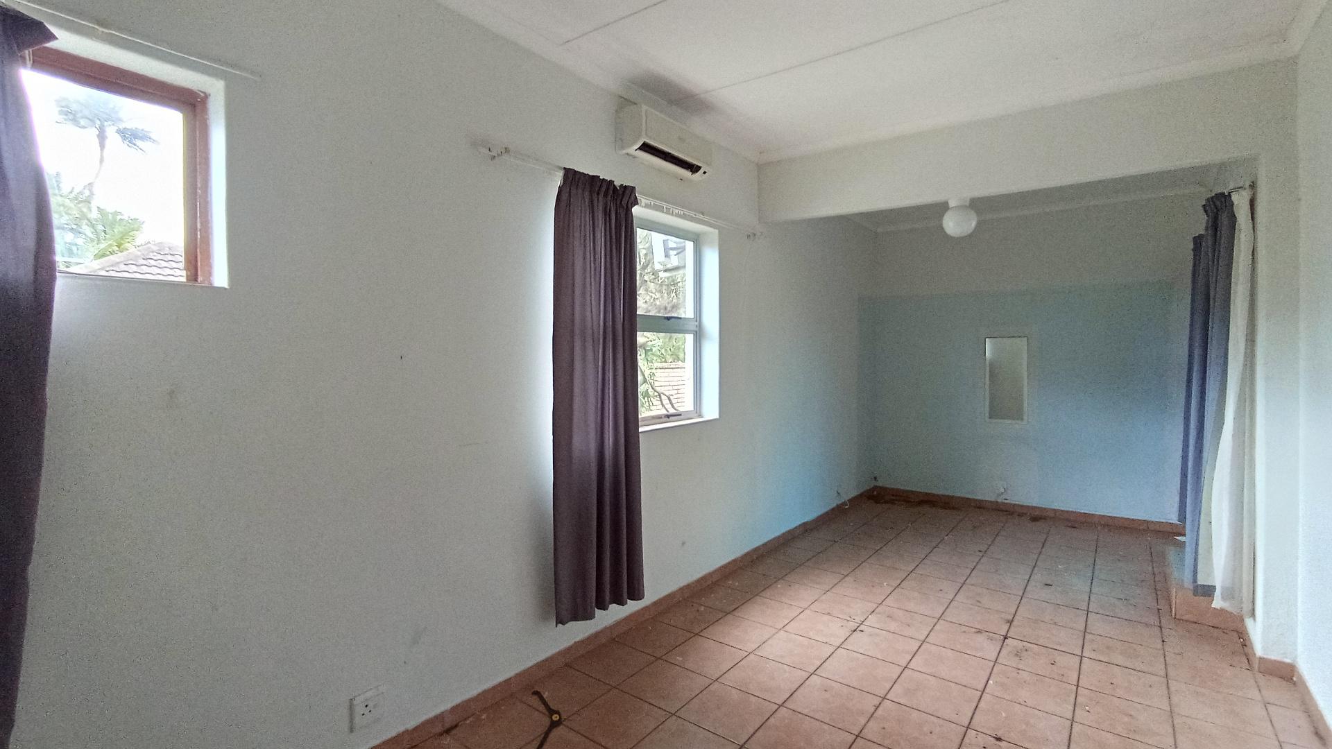 Flatlet - 25 square meters of property in Scottburgh South