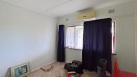 Bed Room 1 - 18 square meters of property in Scottburgh South