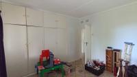Bed Room 1 - 18 square meters of property in Scottburgh South