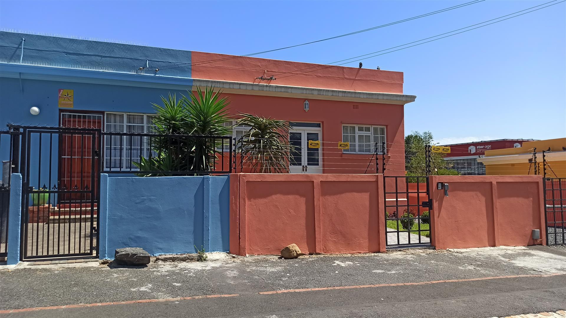 Front View of property in Vredehoek