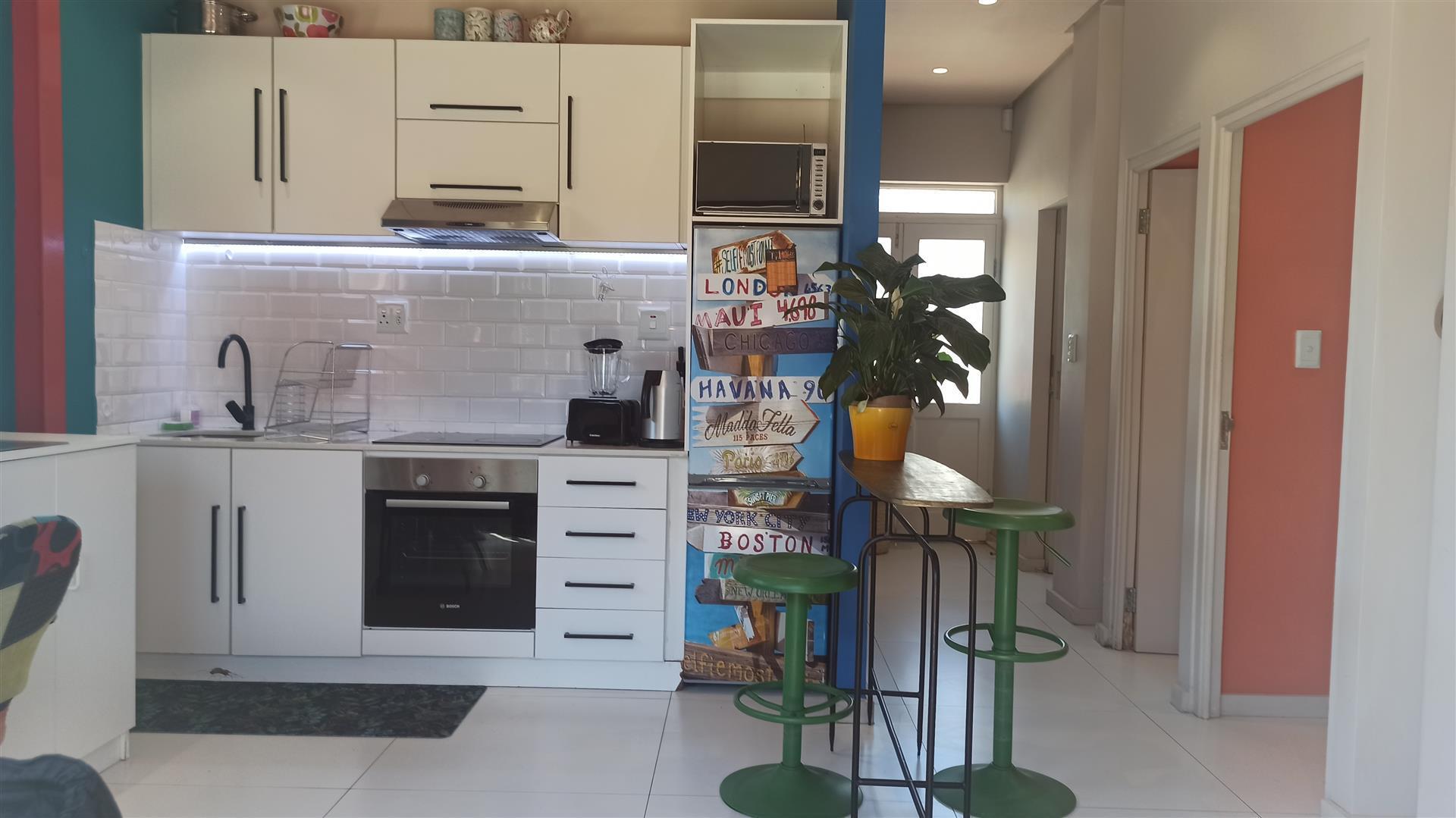 Kitchen - 2 square meters of property in Vredehoek