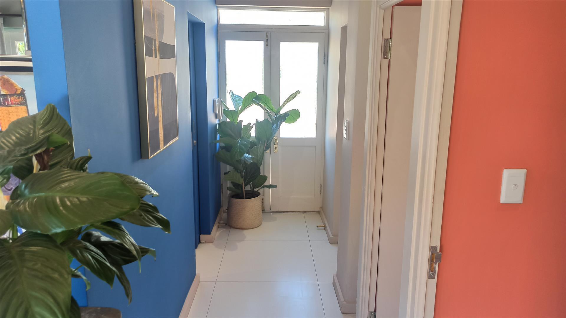 Spaces - 6 square meters of property in Vredehoek