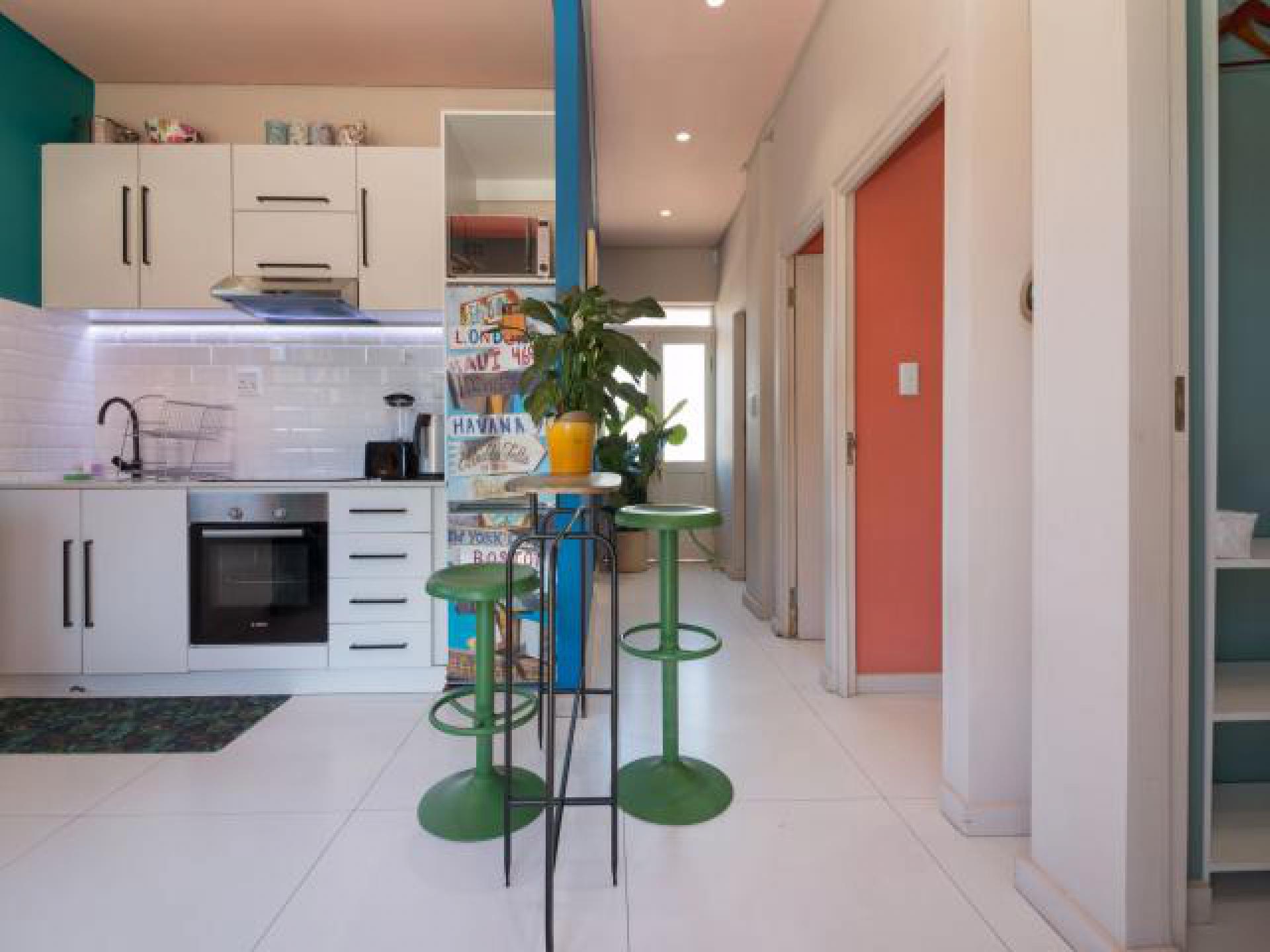 Kitchen - 2 square meters of property in Vredehoek