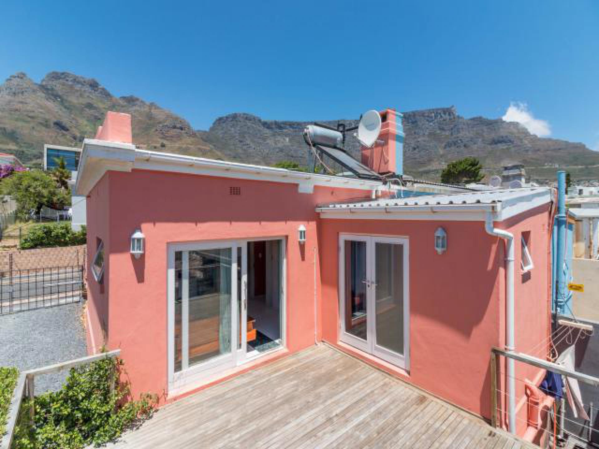 Balcony - 20 square meters of property in Vredehoek
