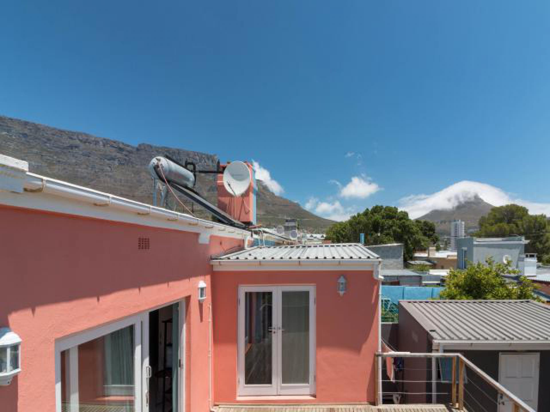 Balcony - 20 square meters of property in Vredehoek