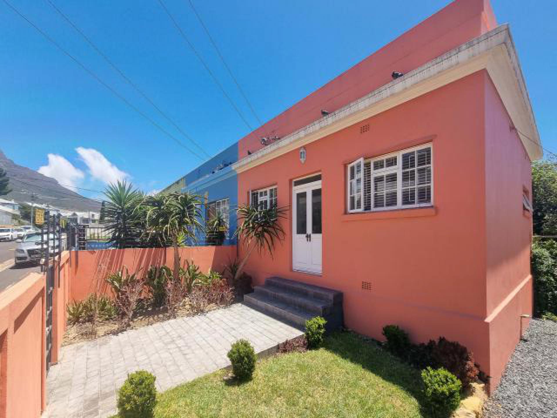 Front View of property in Vredehoek