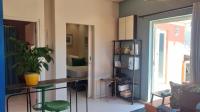 Lounges - 15 square meters of property in Vredehoek