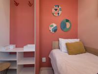 Bed Room 3 - 6 square meters of property in Vredehoek